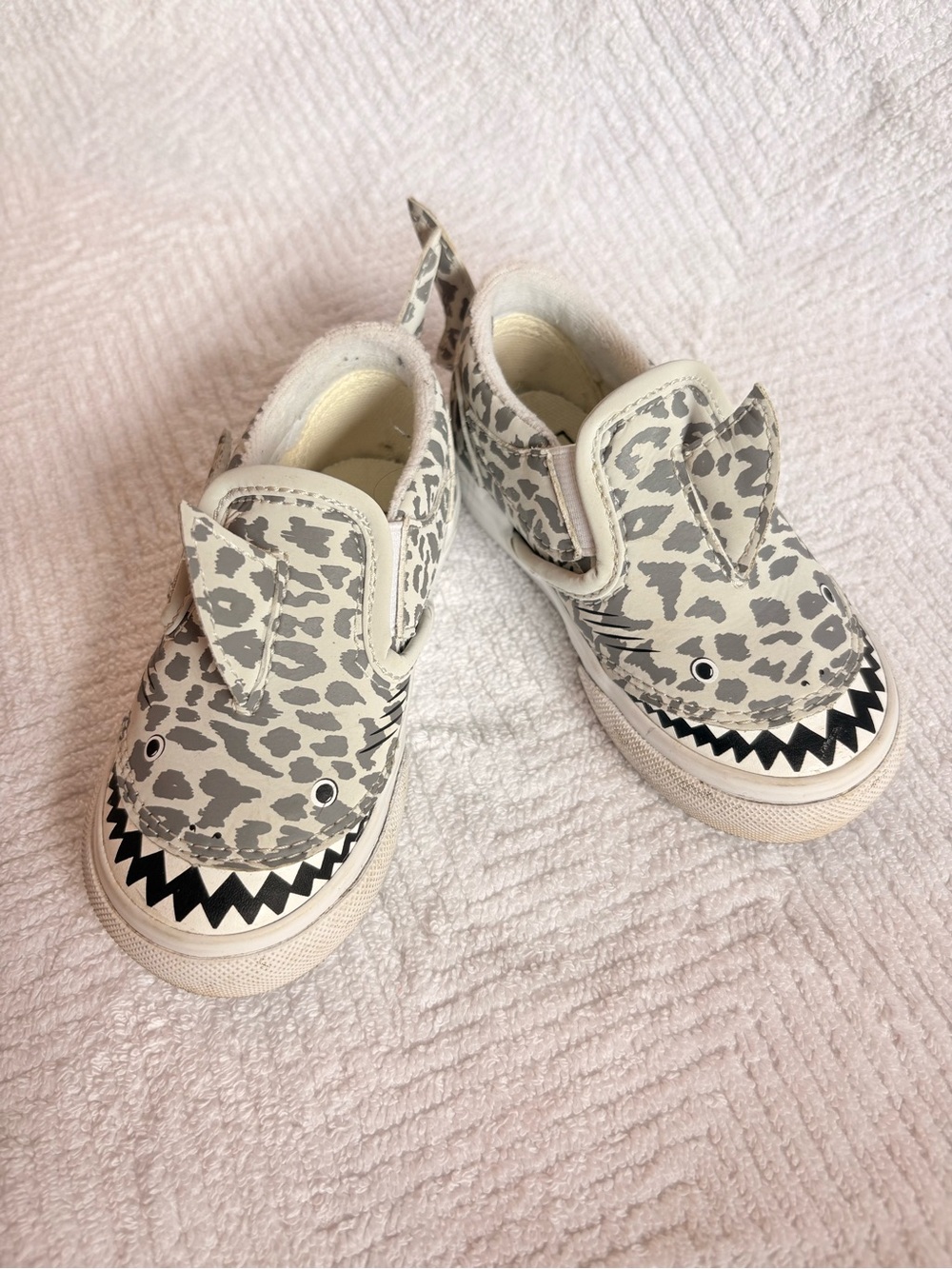 Vans Kids Slip-On Shark & Leopard Print Sneakers in Gray and White